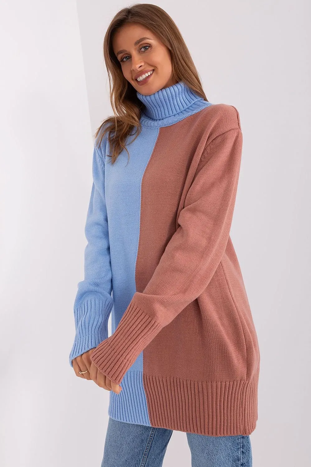 BADU European Long Two-tone Turtleneck Sweater-model 189332