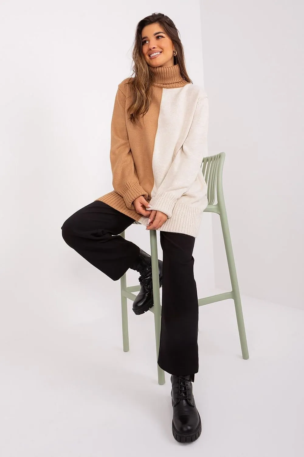 BADU European Long Two-tone Turtleneck Sweater-model 189332