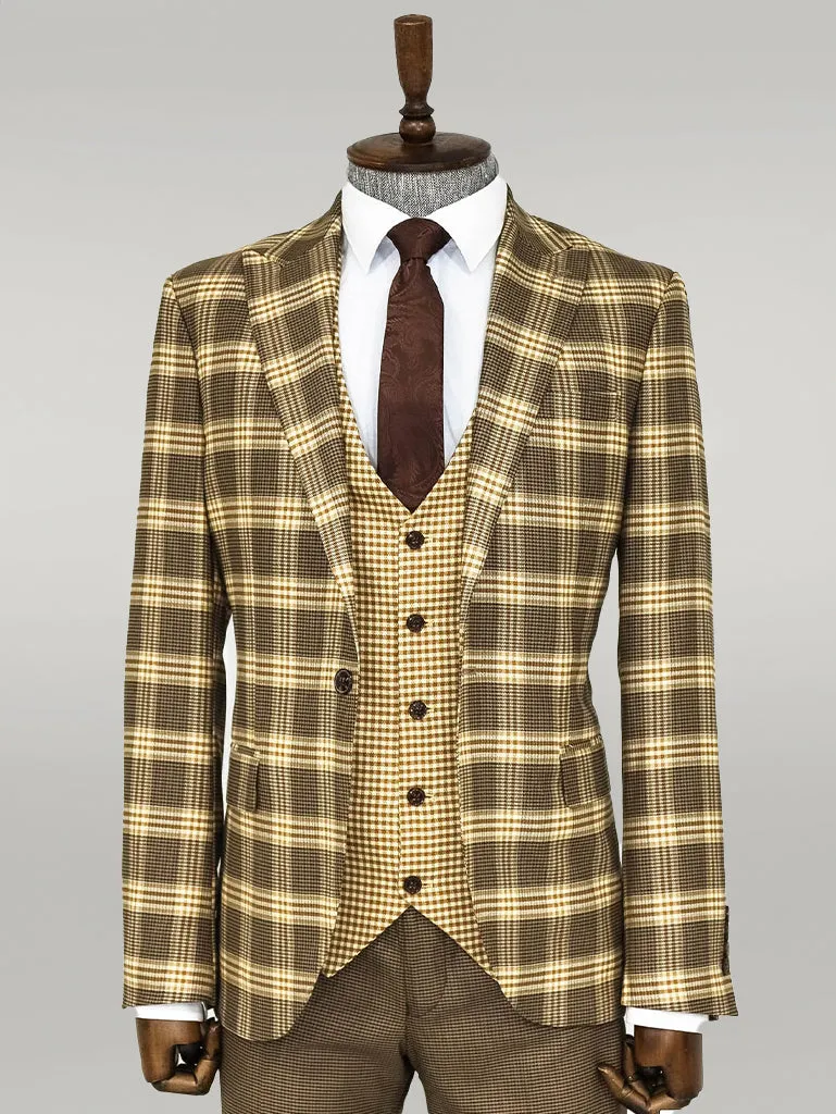 Beige Double-Breasted Coat with Brown Suit and Knitwear - Winter Business Look - Wessi