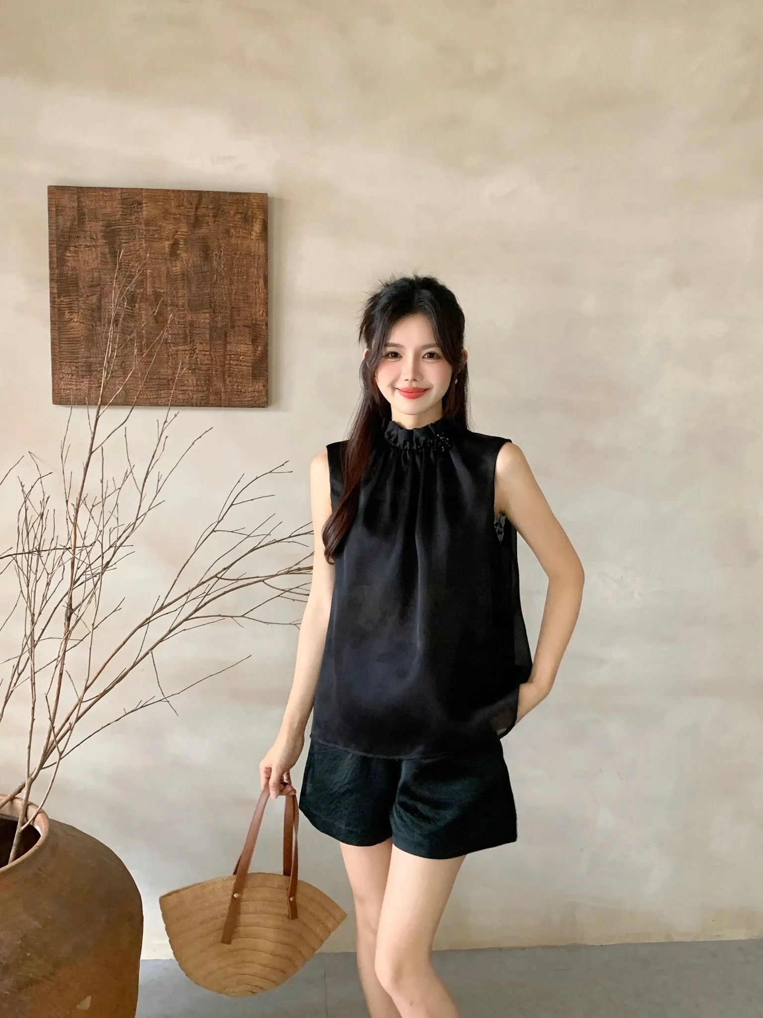 Black Ruched Stand Collar Vest