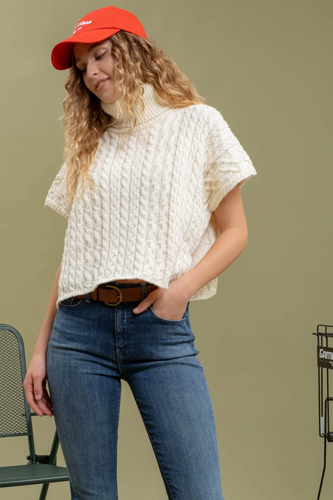 CABLEKNIT SHORT SLEEVE TURTLENECK SWEATER