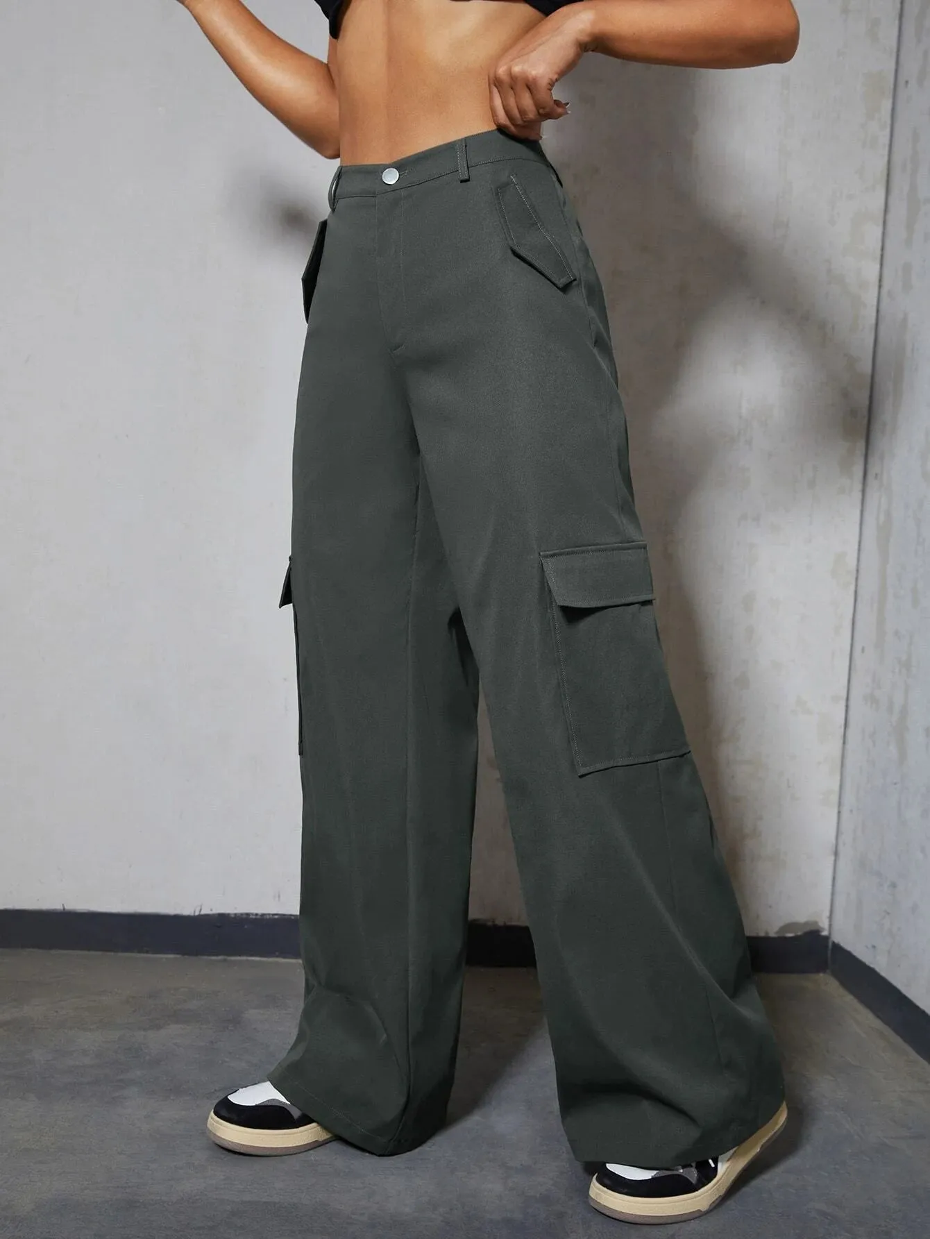 Flap Pocket High Waist Zipper Cargo Pant