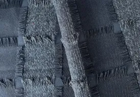 Fringed B&W Trompe l'oeil Polyester Plaid (Made in Italy)