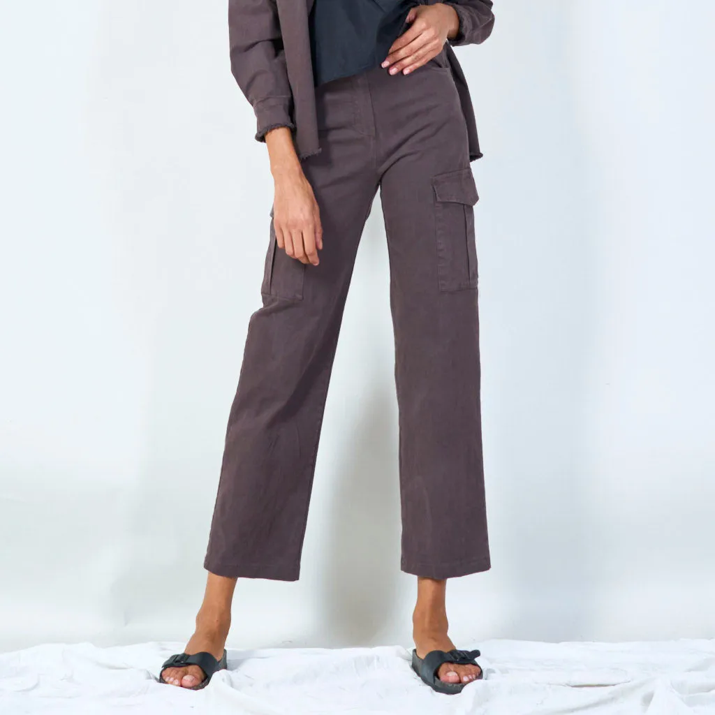 High-waisted cargo pants wholesale