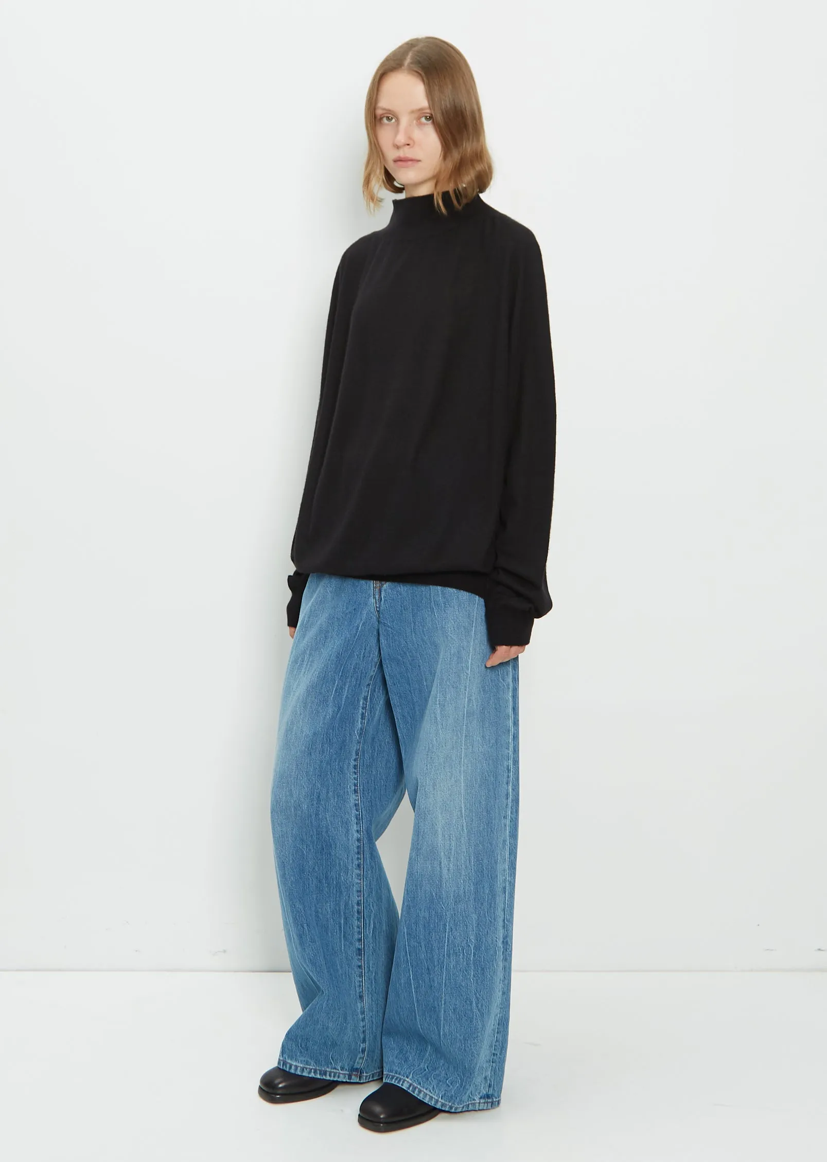 Light Cashmere Shoulder Sweater — Black