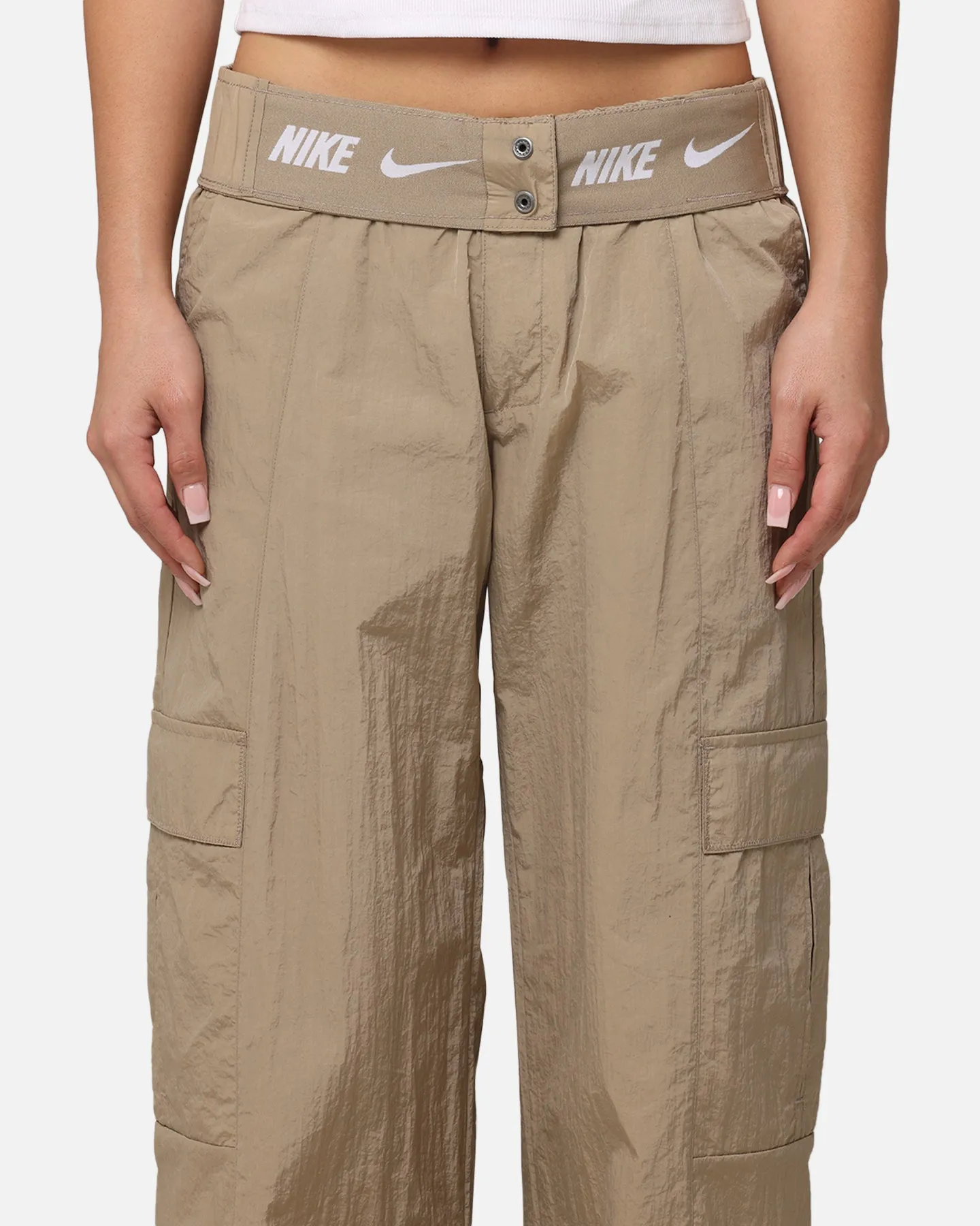 Nike Women's Sportswear High Waisted Woven Cargo Pants Khaki/Black