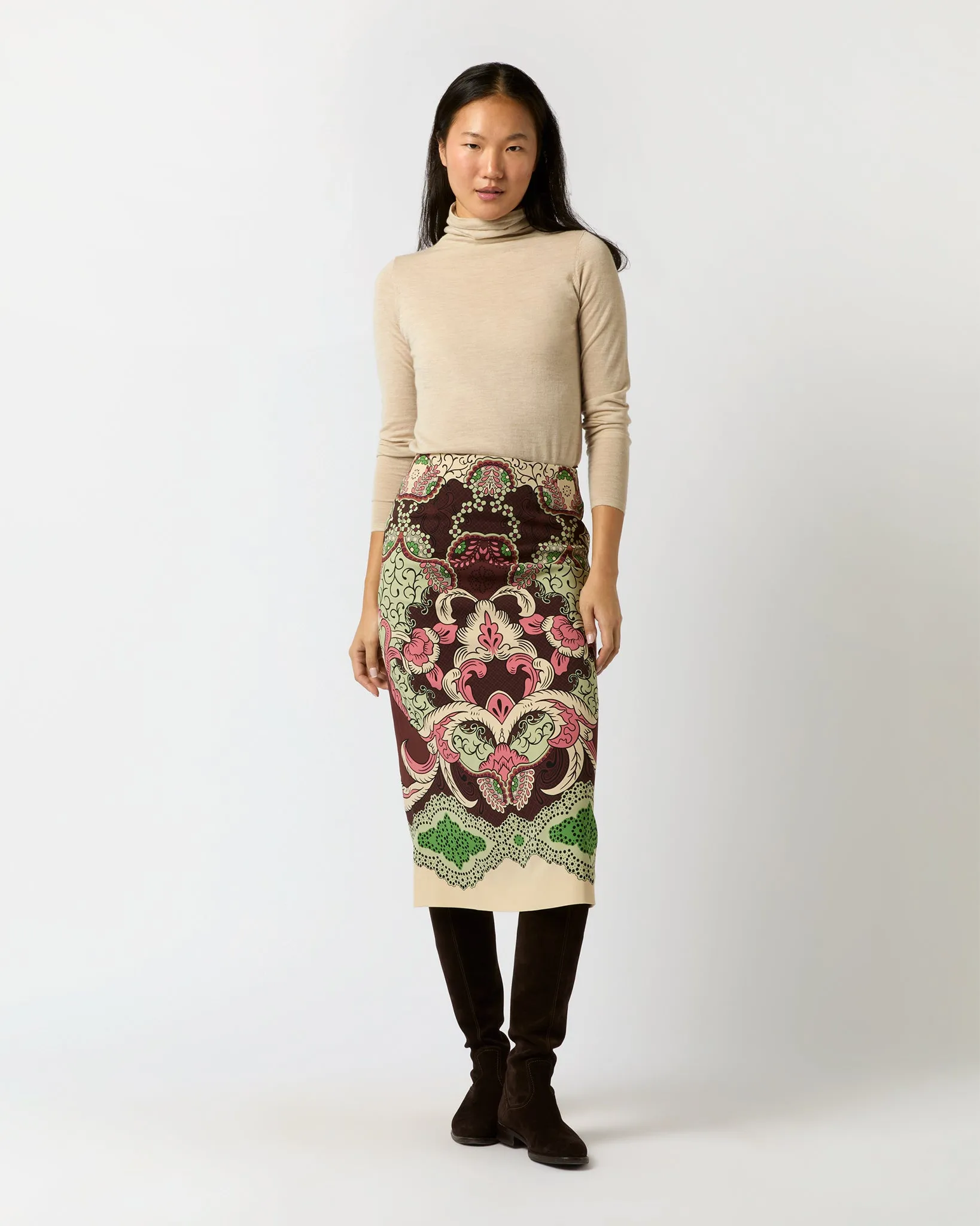 Pencil Skirt in Portal Placée Envers Satin