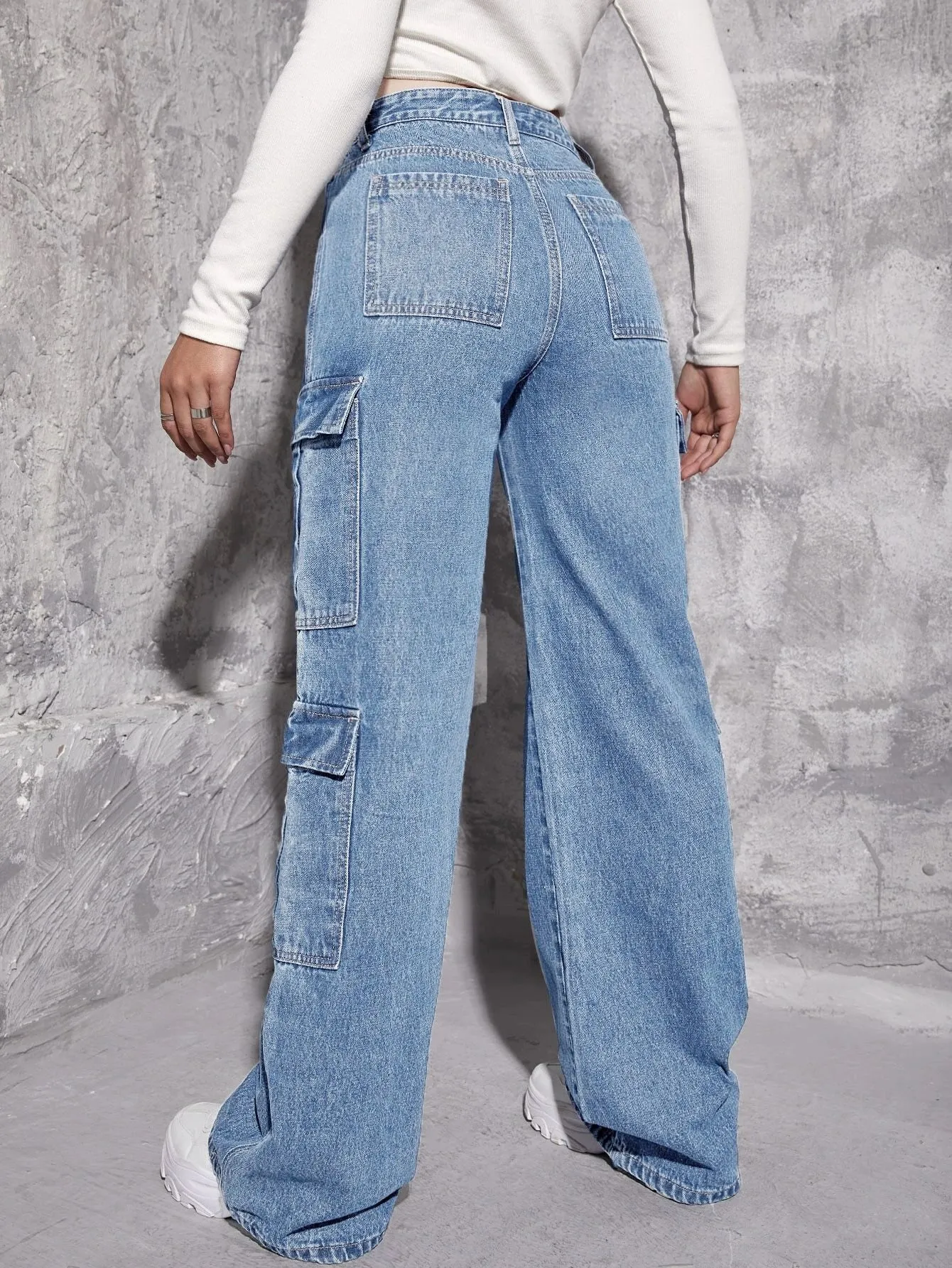 Plain Zipper Fly Flap Pocket Jeans