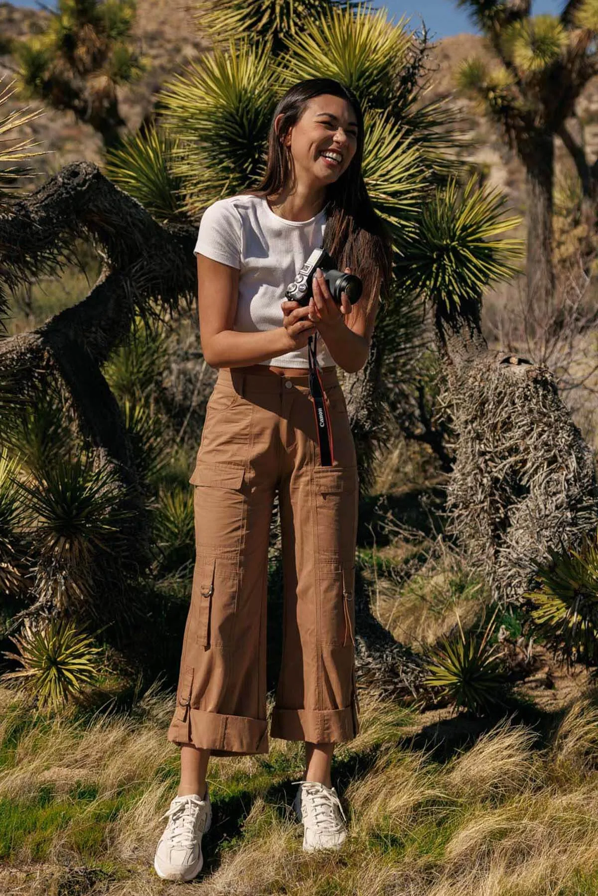 Wide Leg Relaxed 2 Way Cargo Pants - Tan